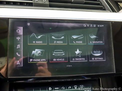Used 2021 Audi e-tron Prestige w/ Prestige Package image 15