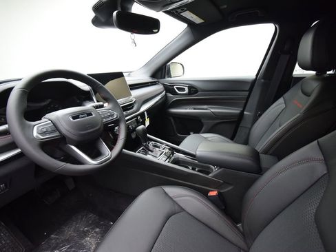 New 2026 Jeep Compass Trailhawk AWD/4WD image 33
