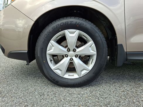 Used 2015 Subaru Forester 2.5i w/ Alloy Wheel Package AWD/4WD image 9