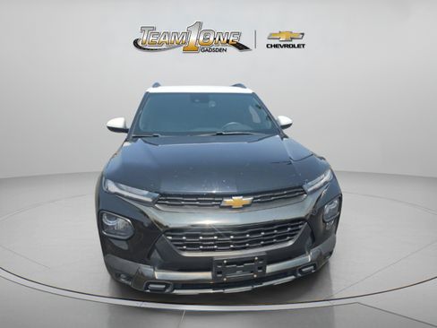 Used 2021 Chevrolet TrailBlazer ACTIV w/ Technology Package FWD image 2