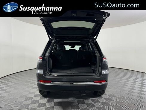 New 2025 Jeep Grand Cherokee Limited image 13