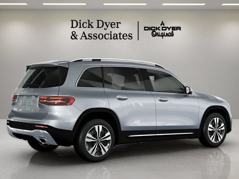 Used 2026 Mercedes-Benz GLB 250 image 9
