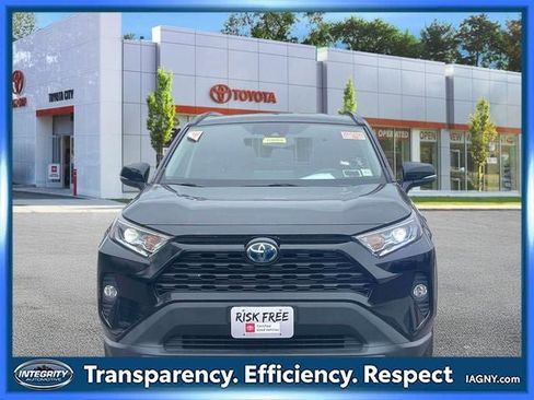 Used 2021 Toyota RAV4 XLE w/ XLE Grade Weather Package AWD/4WD image 2