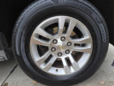 Used 2015 Chevrolet Suburban LT image 46