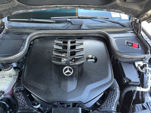 Used 2021 Mercedes-Benz GLS 580 4MATIC image 21