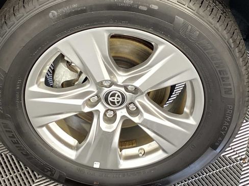 Used 2024 Toyota RAV4 LE AWD/4WD image 26