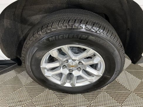 Used 2025 Chevrolet Tahoe LT image 10