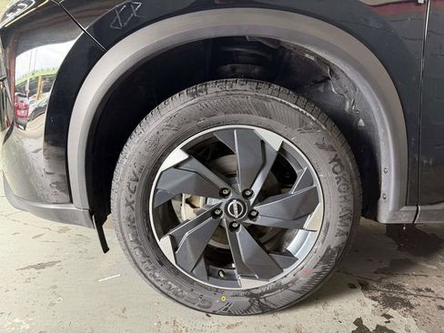 Used 2024 Nissan Rogue SV AWD/4WD image 4