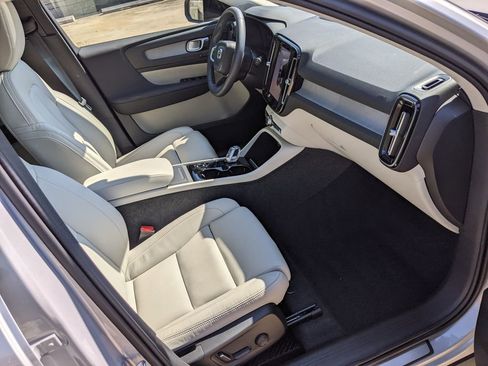 Certified 2024 Volvo XC40 B5 Ultimate w/ Climate Package AWD/4WD image 22