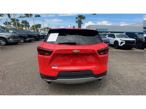 Used 2025 Chevrolet Blazer LT FWD image 3