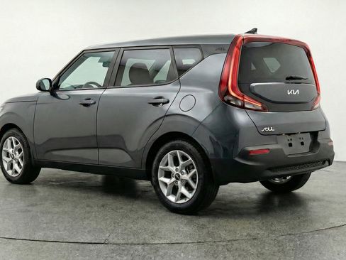 Used 2025 Kia Soul LX w/ LX Technology Package FWD image 6