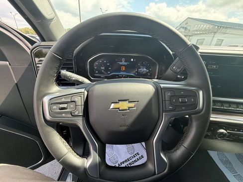Used 2023 Chevrolet Silverado 1500 LT AWD/4WD image 20