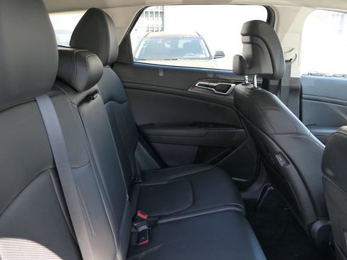 Used 2023 Kia Sportage EX FWD image 24