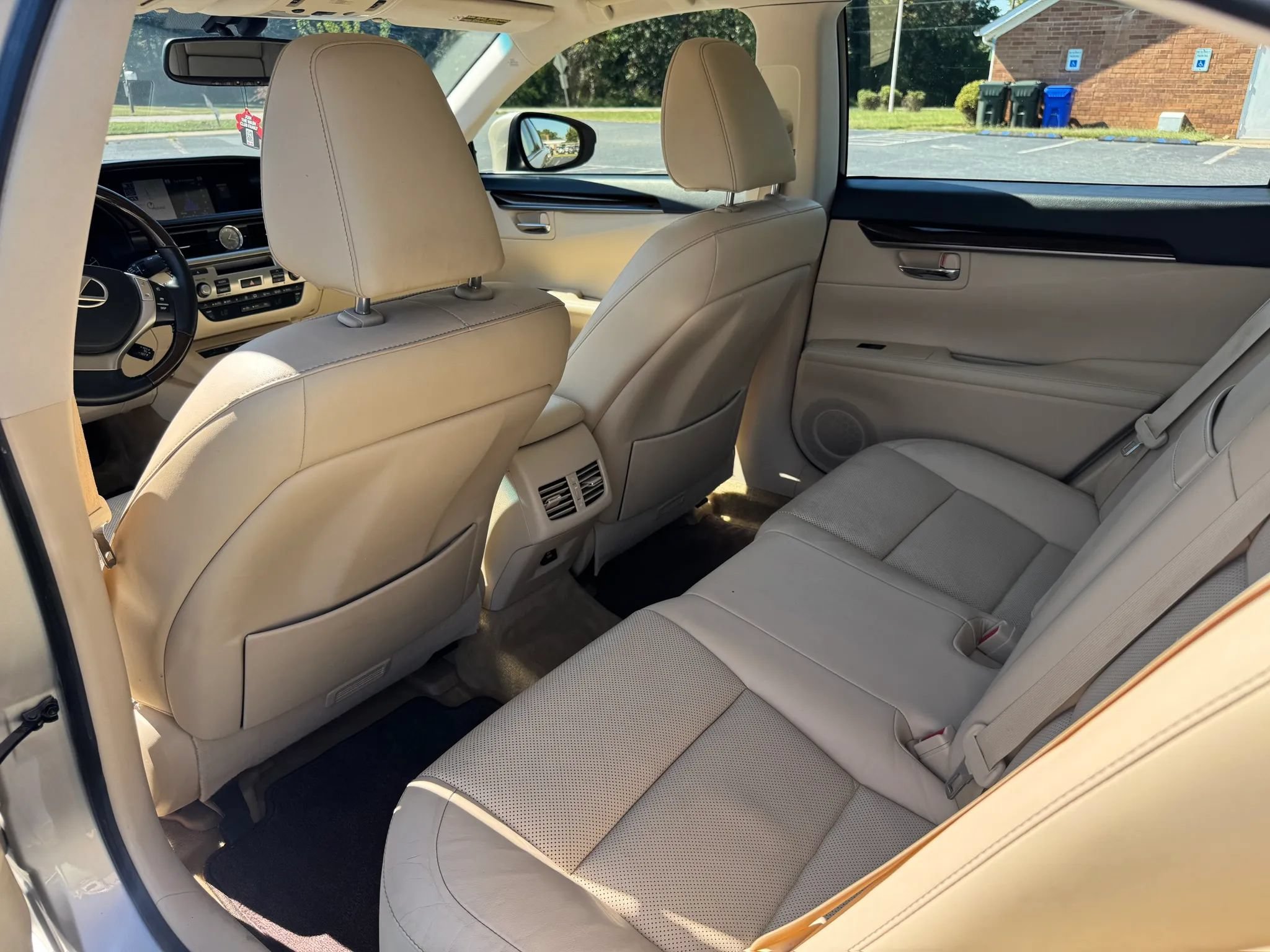 Used 2014 Lexus ES 350 w/ Luxury Package FWD image 17