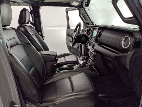 Used 2022 Jeep Wrangler Unlimited Sahara AWD/4WD image 20