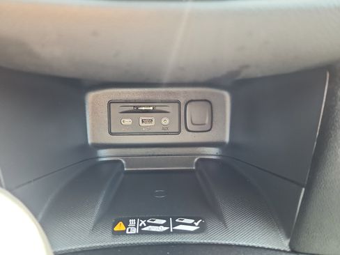 Certified 2024 Chevrolet Equinox Premier AWD/4WD image 16