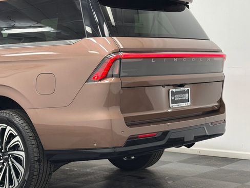Used 2025 Lincoln Navigator L Black Label image 7