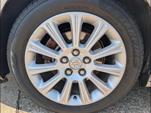 Used 2013 Buick LaCrosse Premium w/ Entertainment Package FWD image 25