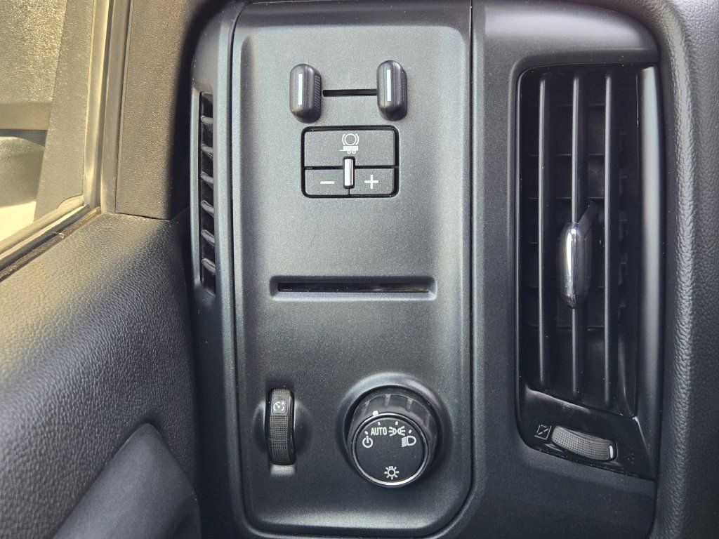 Used 2018 Chevrolet Silverado 2500 W/T w/ WT Convenience Package RWD image 23