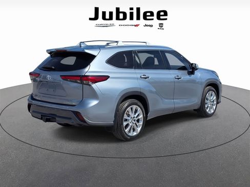 Used 2023 Toyota Highlander Limited AWD/4WD image 5
