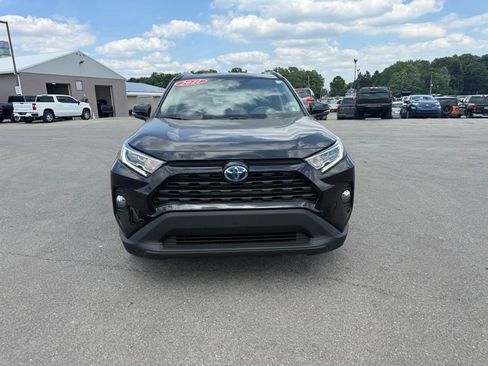 Used 2021 Toyota RAV4 XLE w/ Convenience Package AWD/4WD image 2
