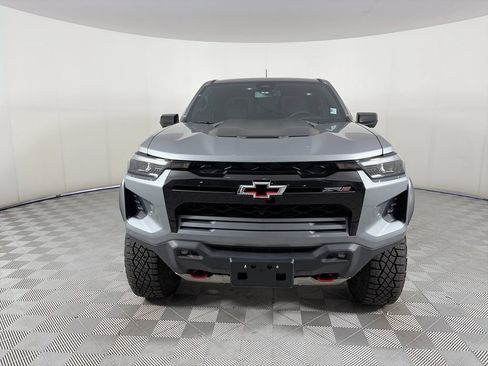 Used 2025 Chevrolet Colorado ZR2 w/ Technology Package AWD/4WD image 2