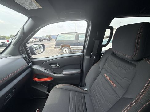 Used 2025 Nissan Frontier PRO-4X w/ Pro Convenience Package AWD/4WD image 15
