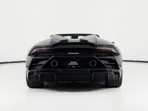Used 2021 Lamborghini Huracan EVO RWD image 5