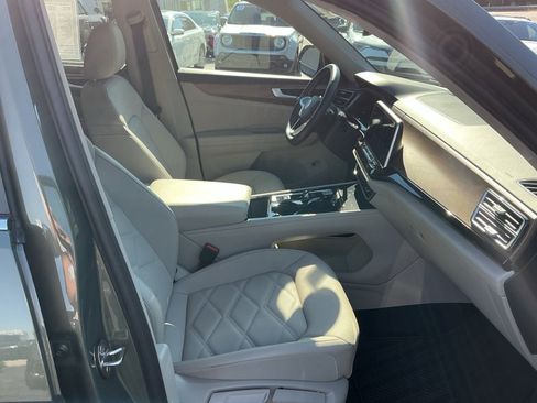 Certified 2026 Volkswagen Atlas SE w/ Panoramic Sunroof Package AWD/4WD image 32