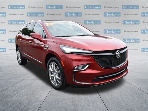 Used 2023 Buick Enclave Essence w/ Experience Buick Package FWD image 3