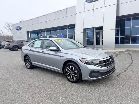 Used 2024 Volkswagen Jetta S image 2