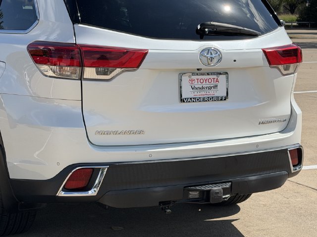 Used 2018 Toyota Highlander Limited AWD/4WD image 6