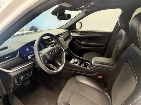 Certified 2023 Jeep Grand Cherokee Altitude AWD/4WD image 24