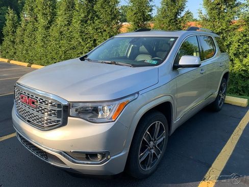 Used 2019 GMC Acadia Denali w/ Technology Package AWD/4WD image 1