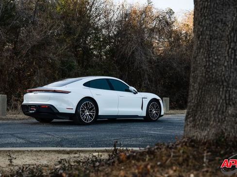 Used 2022 Porsche Taycan image 53