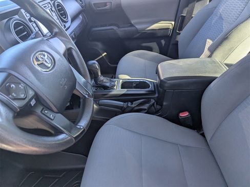 Used 2017 Toyota Tacoma SR image 16