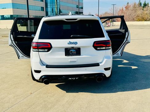 Used 2014 Jeep Grand Cherokee SRT8 w/ Luxury Group II image 31