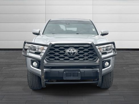 Used 2021 Toyota Tacoma TRD Off-Road w/ Technology Package image 9