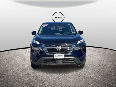 Certified 2025 Nissan Rogue SV image 2