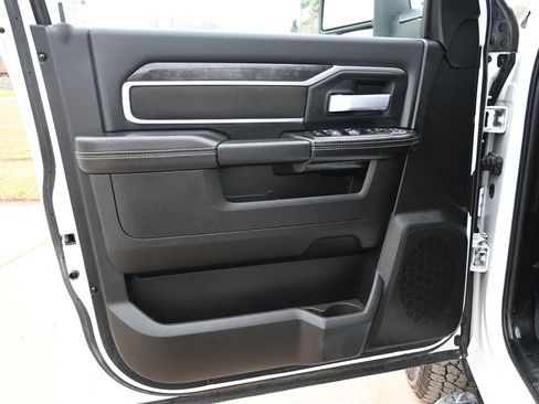 Used 2024 RAM 3500 Big Horn image 7