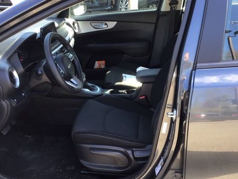 Used 2024 Kia Forte LXS FWD image 7