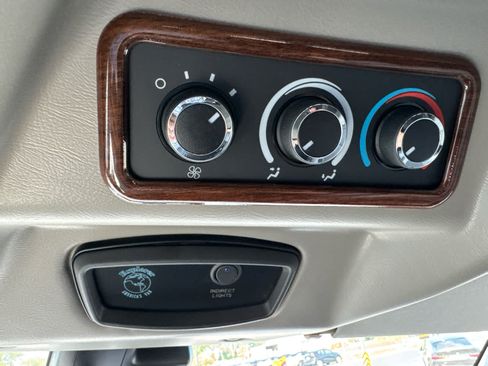 Used 2024 Chevrolet Express 2500 RWD image 29