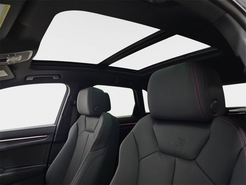 Certified 2025 Audi Q3 2.0T Premium Plus w/ Premium Plus Package image 33