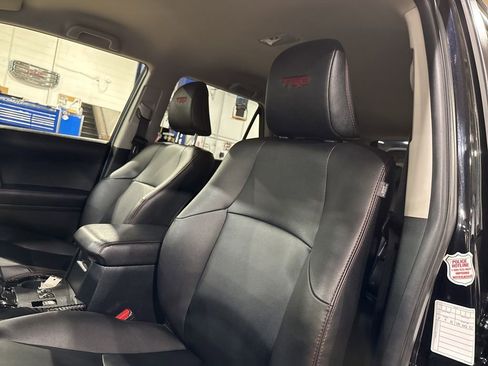 Used 2024 Toyota 4Runner TRD Off-Road Premium image 19