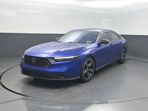 Used 2025 Honda Accord Sport image 1