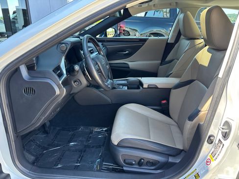 Used 2019 Lexus ES 350 w/ Premium Package FWD image 10