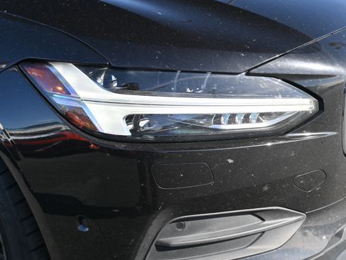 Used 2018 Volvo S90 T6 Momentum w/ Convenience Package image 12