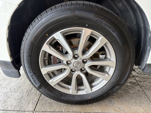 Used 2015 Nissan Pathfinder SL w/ SL Tech Package FWD image 10