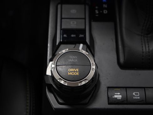 Used 2024 Toyota Tacoma Limited image 20