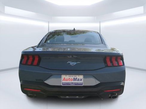 Used 2025 Ford Mustang Coupe RWD image 4